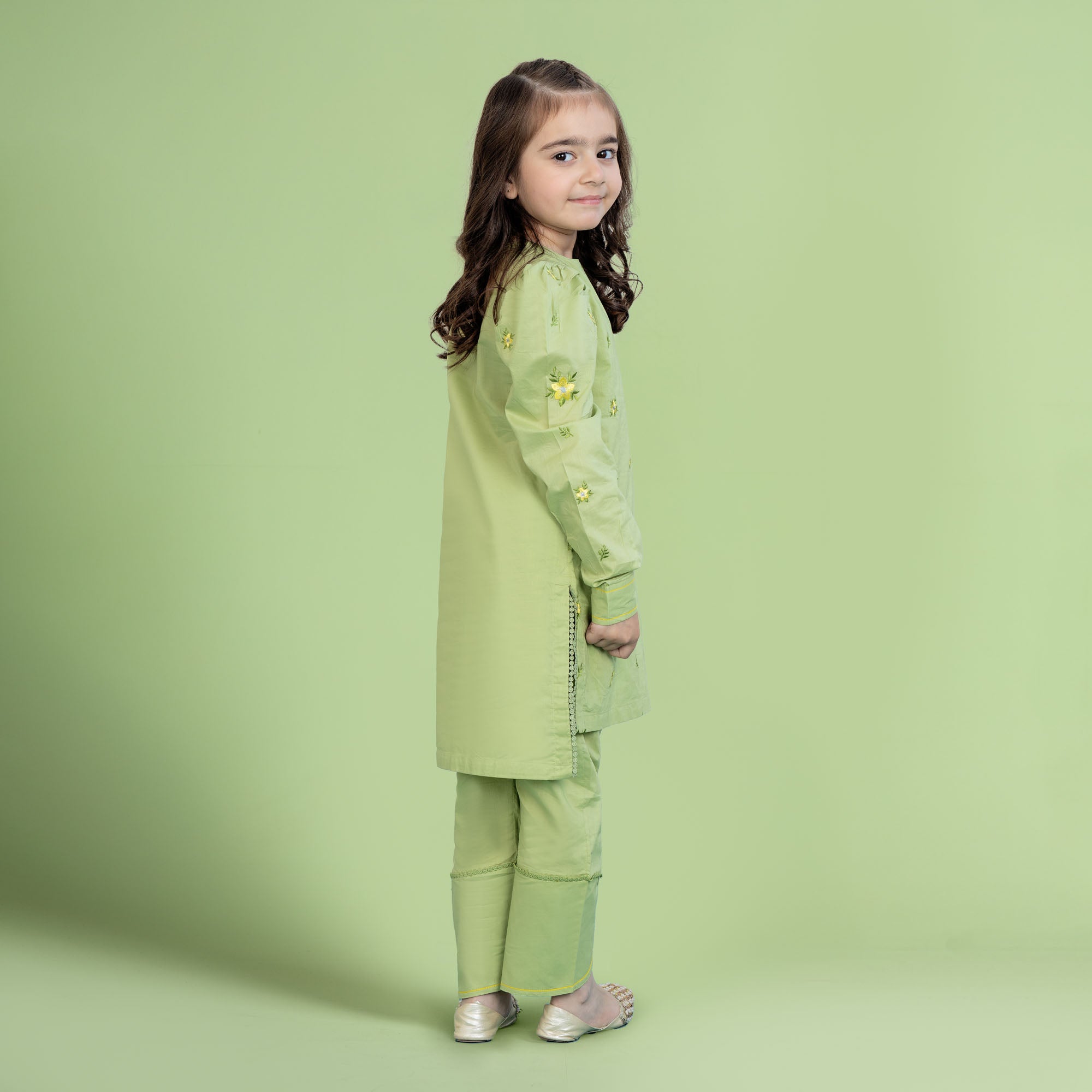 Endue Green Embroidered Suit