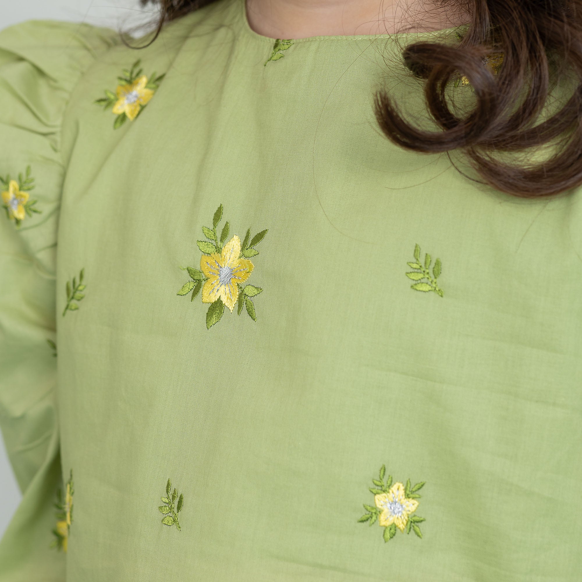 Endue Green Embroidered Suit