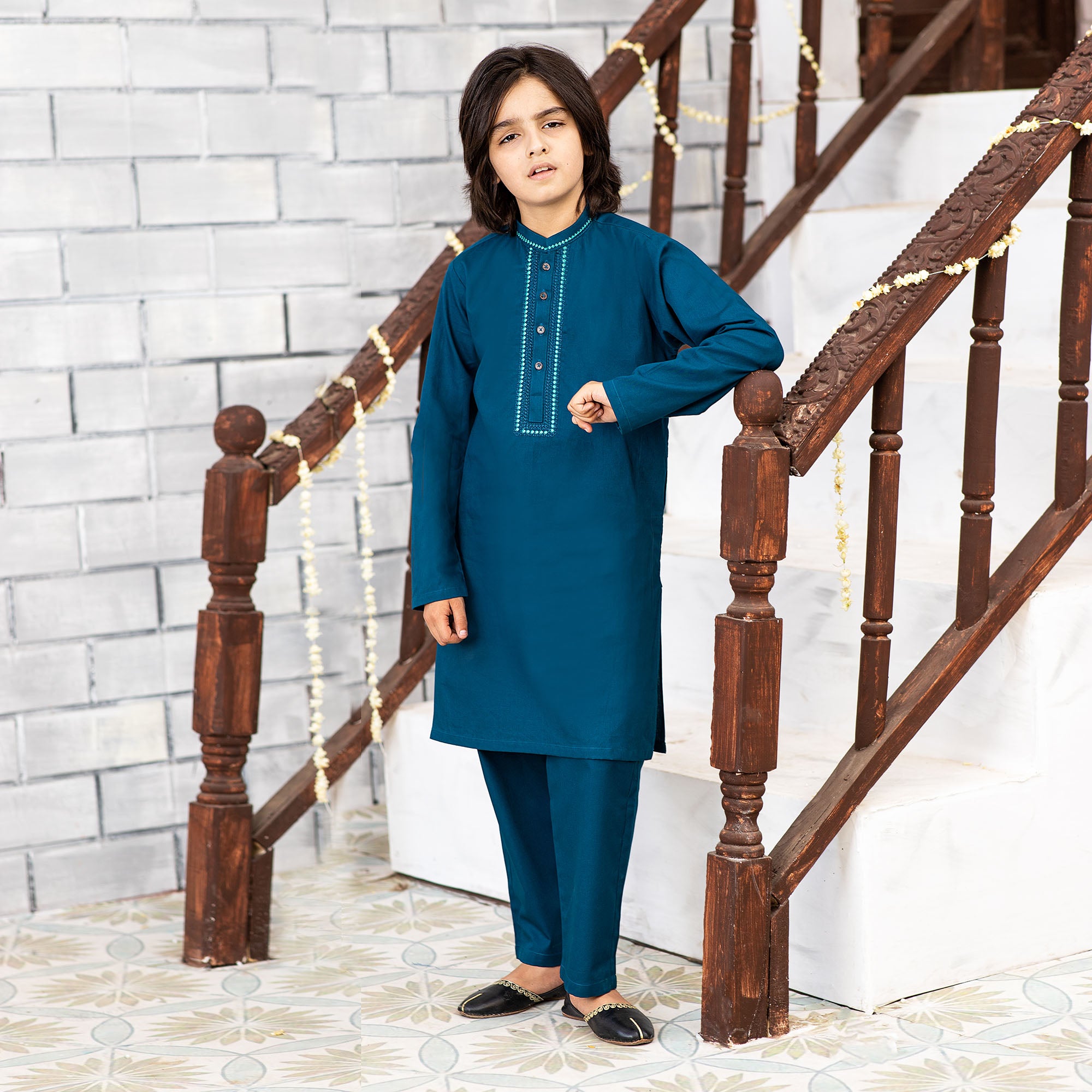 Enthralling Blue embroidered Suit